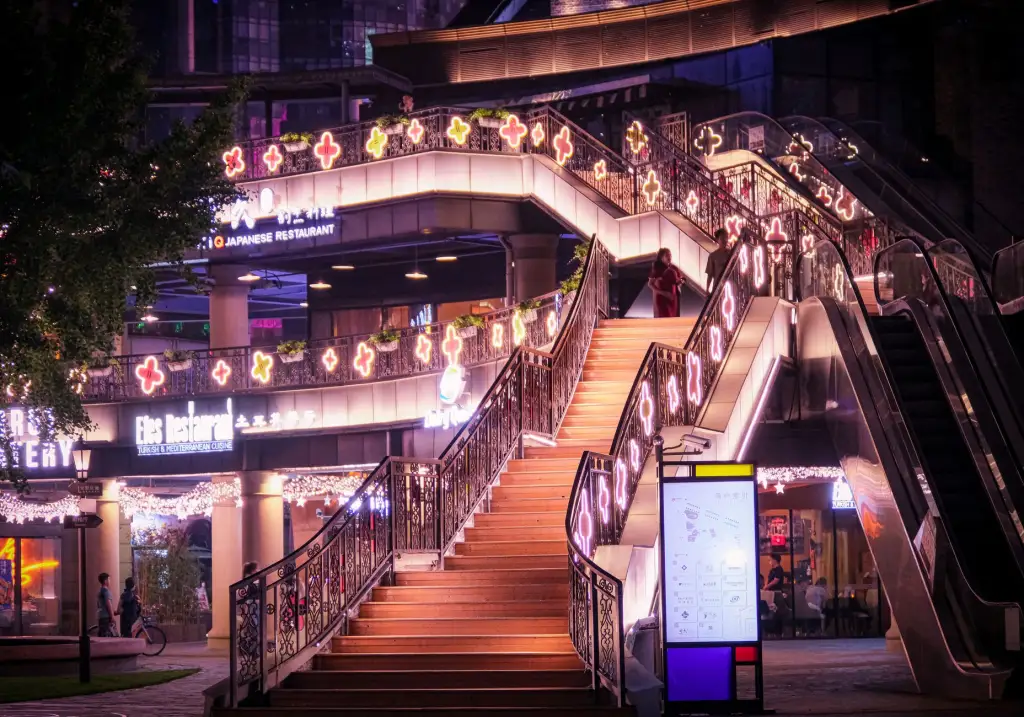 上海昆仡广告设计门店门头招牌制作流程与材料选择指南正文配图 1