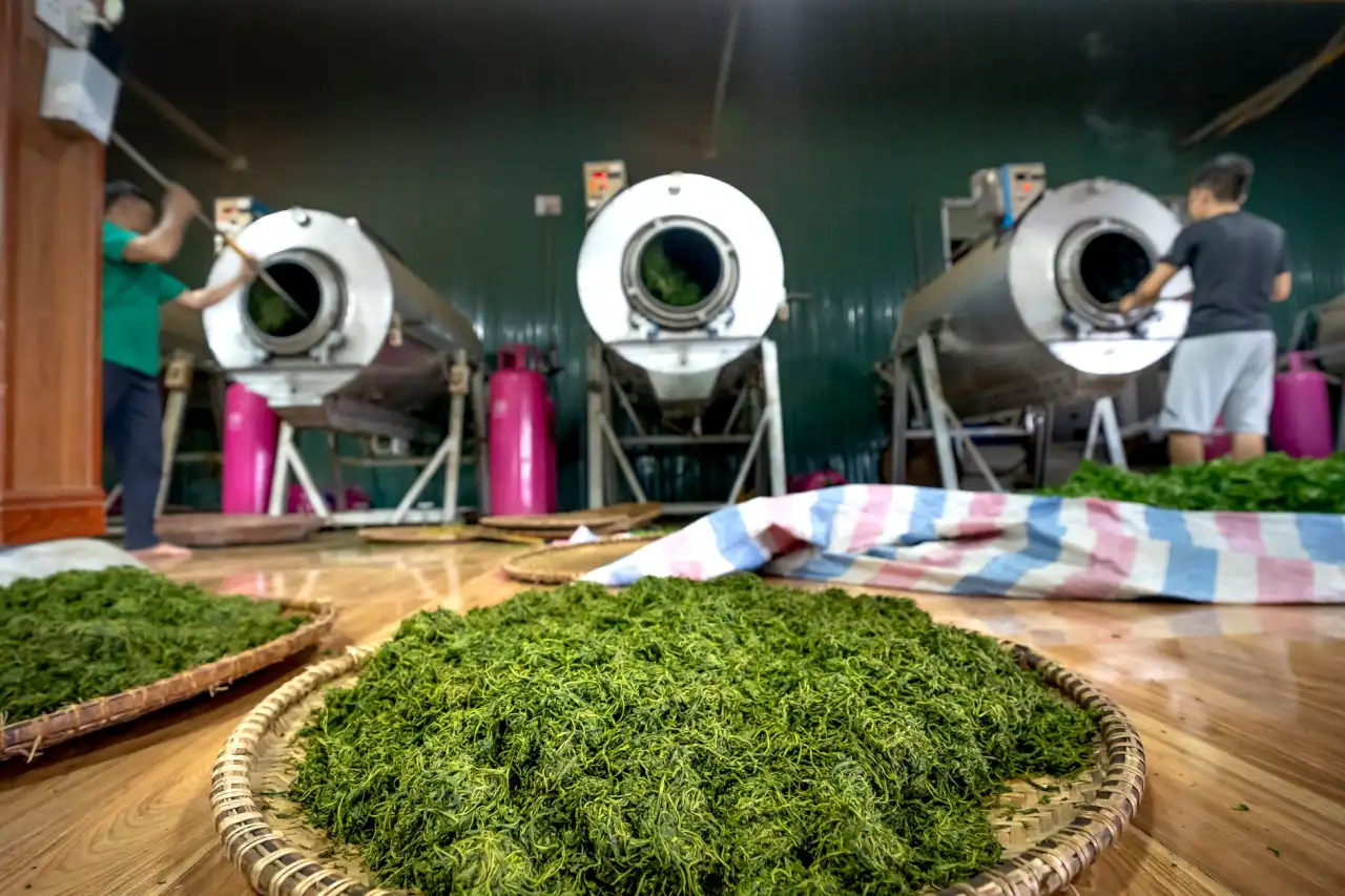 上海广告设计行业2025年门店门头招牌材质选择与安装规范解析