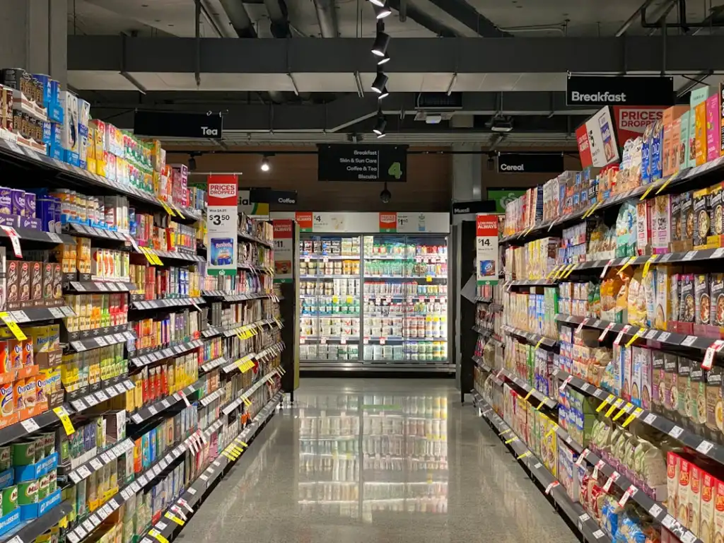 中小企业门店门头招牌怎么选？亚克力发光字与不锈钢字制作安装对比正文配图 1