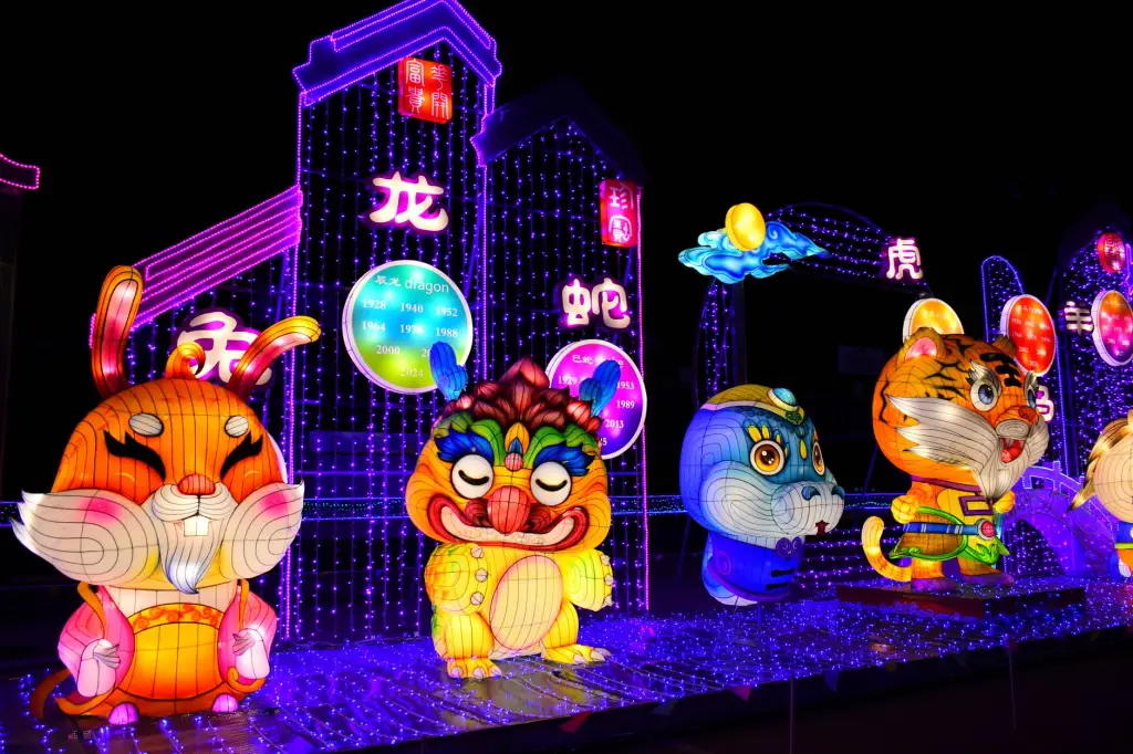 上海广告设计公司门头招牌制作流程与发光字安装标准解析