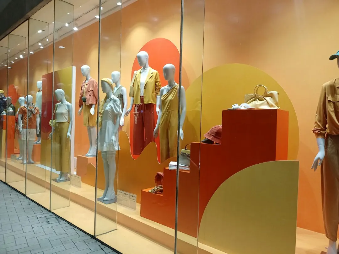 实体店视觉升级方案:如何通过广告设计提升门店进店率正文配图 2